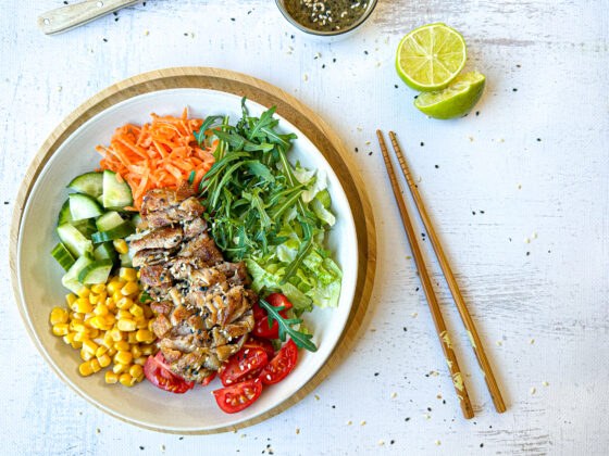 Kipdijfilet recept met Japanse salade en sesam-ponzudressing kipdijfilet met vel | receptenninja | BBQuality 2024