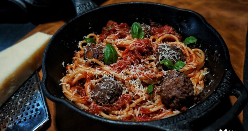 Pasta Meatballs recept | BBQuality