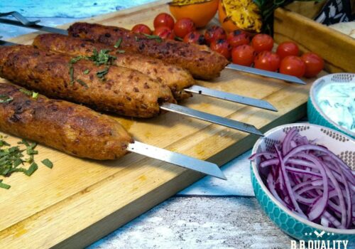 Kebabspies van kippengehakt met verse tzatziki recept | BBQuality