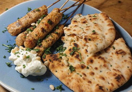 Kip kebab recept met naanbrood en lichte knoflook dip | BBQuality
