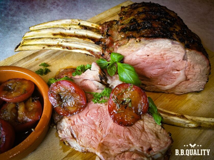 Kalfsrack met gegrilde pruimen in balsamico met dragon recept | BBQuality