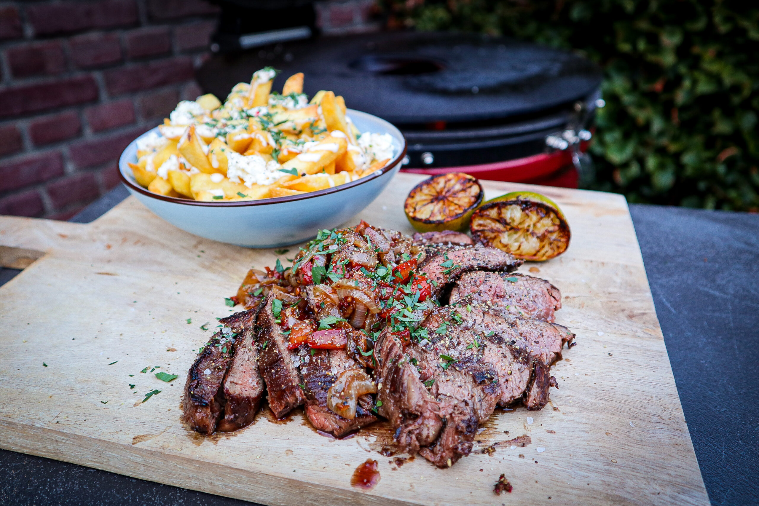 Inside skirt steak and fries recept | BBQuality