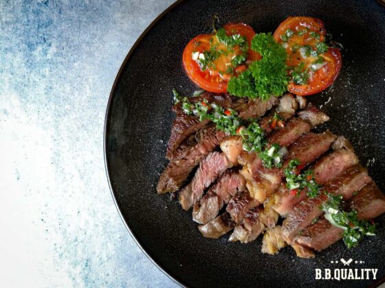 Ribeye uit de pan met chimichurri recept | BBQuality