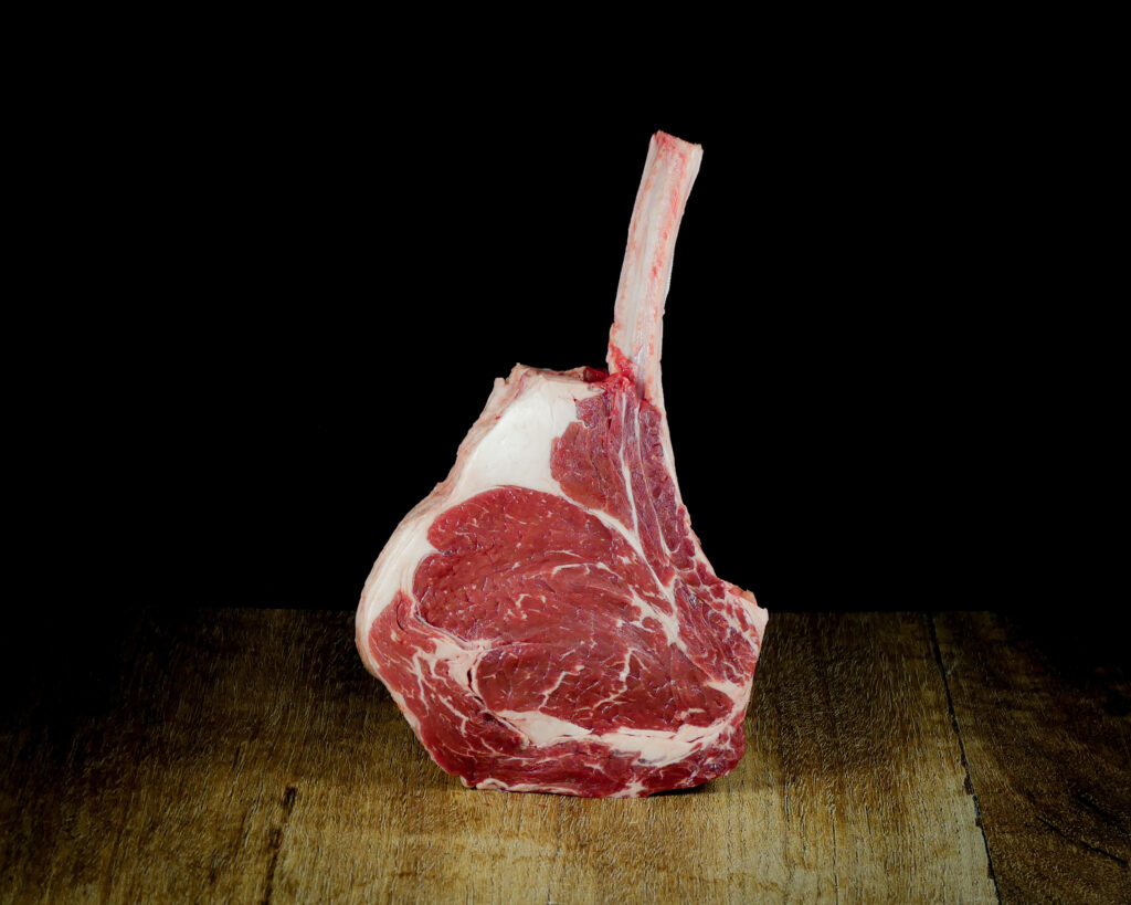 Angus tomahawk steak