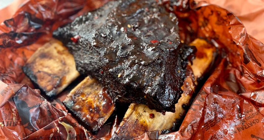 Strong and tipsy dino shortribs recept | BBQuality