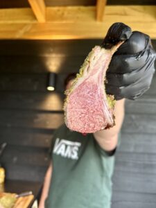 Lamsrack in kruidenkorst recept | BBQuality