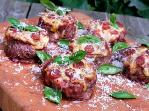 Pizza pinwheels van bavette rollade recept | Angus bavette rollade | bavette | maanvlees | BBQuality