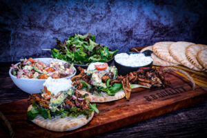 Pita's met Mediterraanse pulled pork hammer recept | Maikel | BBQuality