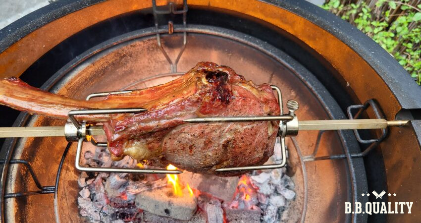 Angus tomahawk steak aan het spit recept | Bas | BBQuality