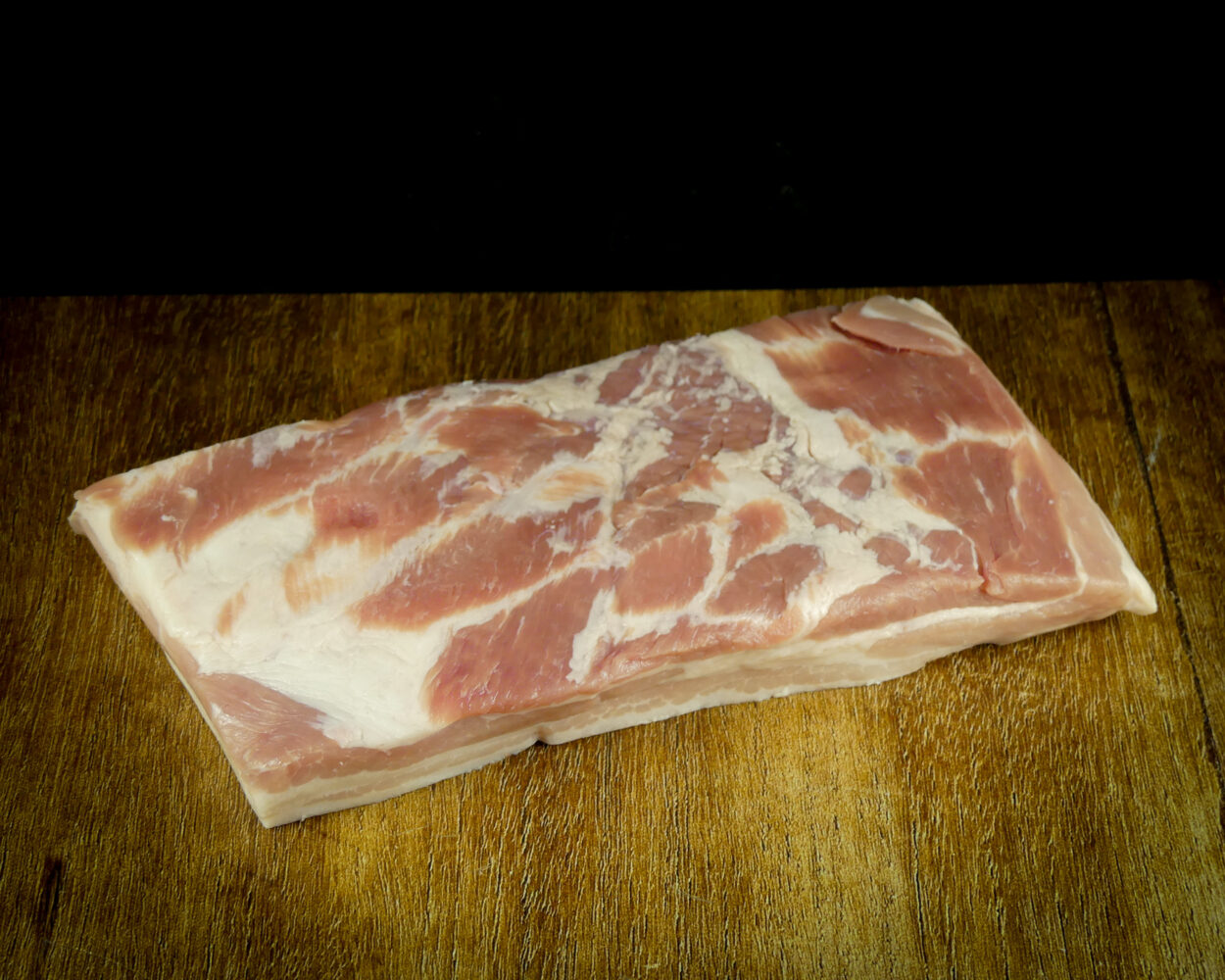 Buikspek zonder zwoerd voor porchetta