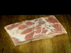 Buikspek zonder zwoerd voor porchetta varken2024 | BBQUALITY