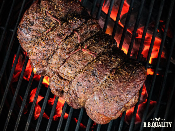 Bavette rollade pakket recept | maanvlees | BBQuality SPG rub | Serranoham | Formaggio Duro | Rolladetouw | Kenneth | Maikel | BBQuality