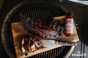 Spareribs 3-2-1 recept | Spareribt met ketting | BBQuality Pork rub | BBQuality The Original | Aluminiumfolie | Siliconen bakkwast | Spareribs rek | Rook kers | BBQuality