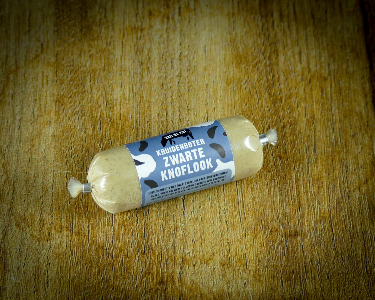 Zwarte knoflook kruidenboter