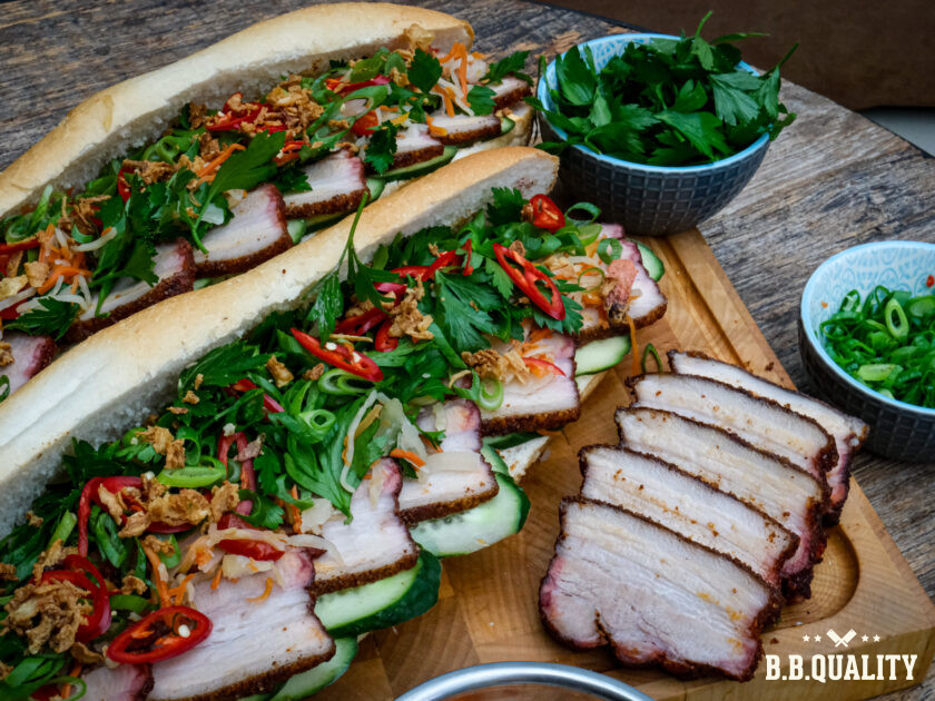 Broodje bah mi met varkensbuik recept | Varkensbuik | Pork belly | Fucking rub | Rookhout amandel | Maikelsbbq | BBQuality