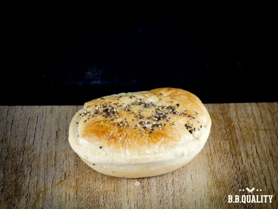 Pauls Pie Black Pepper Steak met rundvlees en kruidige pepersaus in knapperig de