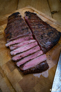 Bavette Vinkenlap El Rancho met Yorkshire pudding recept | Black Angus bavette/vinkenlap El Rancho Uruguay | SPG Rub | Beef tallow | Pecorino Romano | No Rubbish Hot Honey saus | MaikelsBBQ | BBQuality