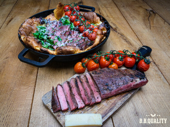 Bavette Vinkenlap El Rancho met Yorkshire pudding recept | Black Angus bavette/vinkenlap El Rancho Uruguay | SPG Rub | Beef tallow | Pecorino Romano | No Rubbish Hot Honey saus | MaikelsBBQ | BBQuality