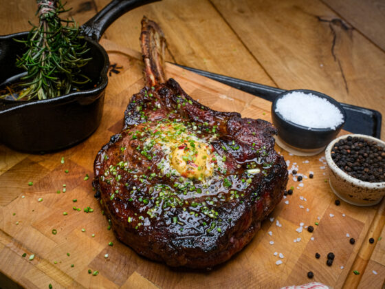 Dry aged Tomahawk steak met chiliboter | Chili kruidenboter | Peper en zoutstel | MaikelsBBQ | BBQuality