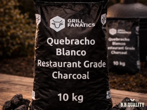 White_Quebracho_houtskool_10kg_met_hoge_hitte_en_lange_brandduur_van_Grill_Fanatics_bij_BBQuality