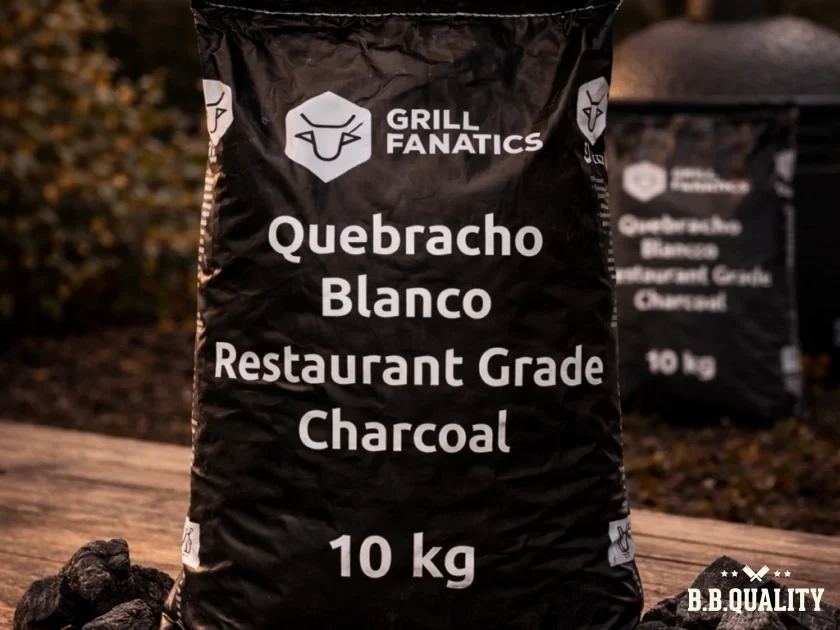 White_Quebracho_houtskool_10kg_met_hoge_hitte_en_lange_brandduur_van_Grill_Fanatics_bij_BBQuality