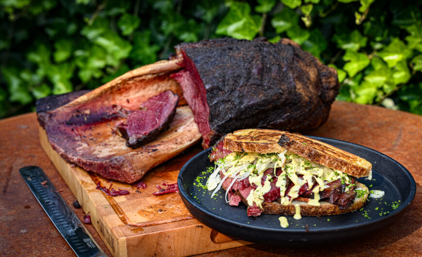 Bull’s wing pastrami recept | Sandwich | Angus & oink pastrami cure | Angus & oink pastrami rub | Rookhout/rooksnippers Eiken | MaikelsBBQ | BBQuality