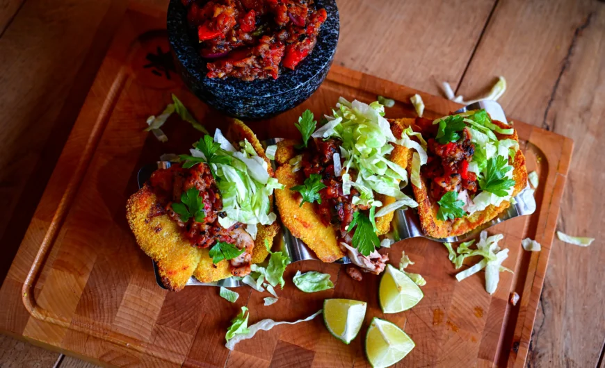 Kipschnitzel | krokant | tacoschelp | maikelsBBQ | appelsalsa | fris | BBQuality